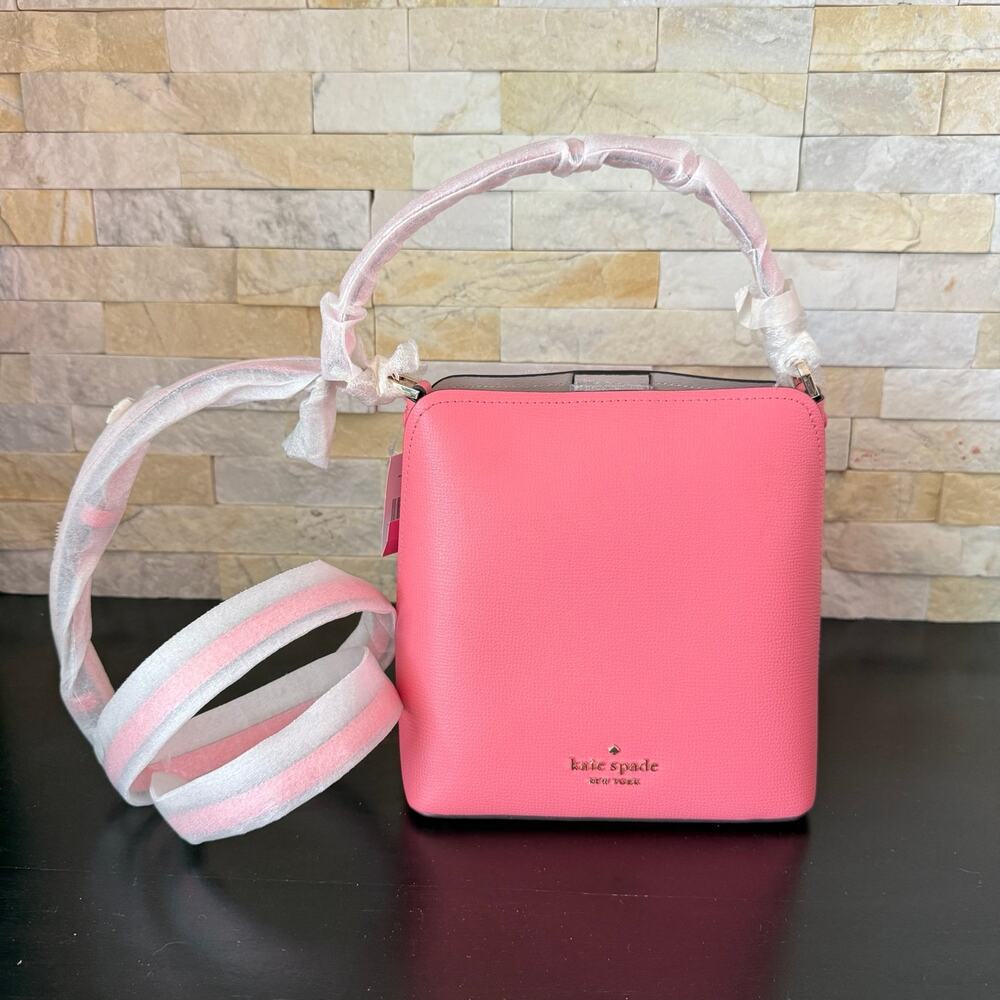 Last 1 ‼️Kate Spade Darcy bucket bag WKR00439